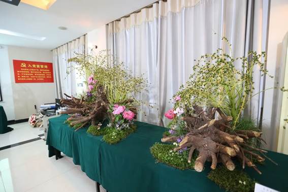 插花如何表现二十四节气?幸福湾公园用牡丹芍药打造谷雨节气插花美