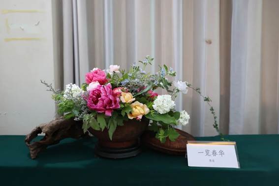 插花如何表现二十四节气?幸福湾公园用牡丹芍药打造谷雨节气插花美